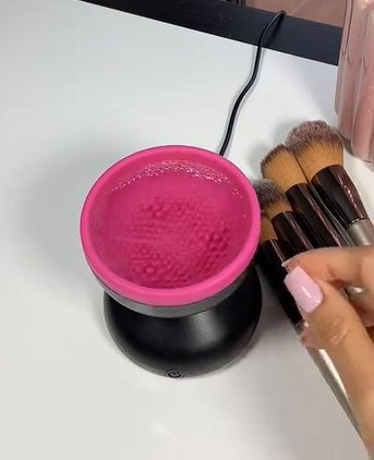 Mini makeup brush